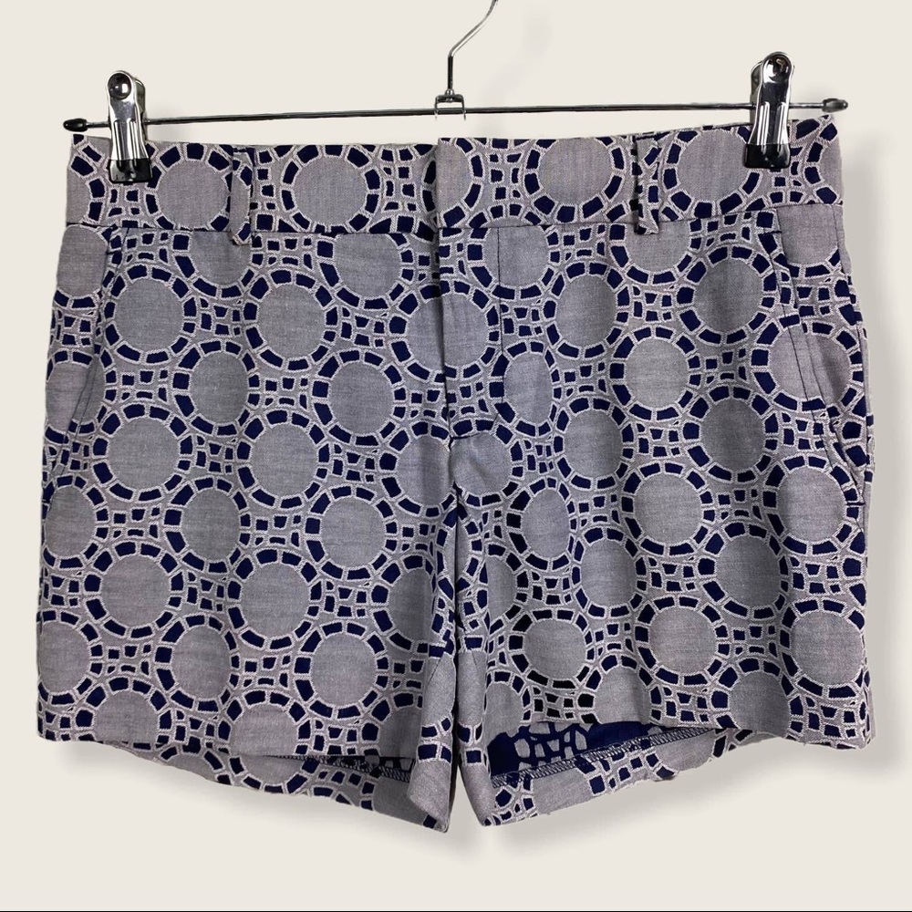 ▪️Banana Republic geometric size 4 petite navy blue pattern shorts